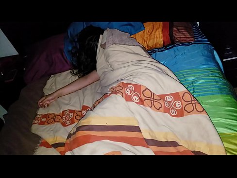 ❤️ El fillastre renya la seva jove madrastra mentre dorm. Porno vk a nosaltres ❤